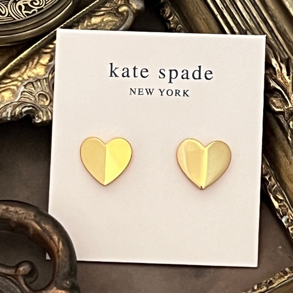 KATE SPADE • Gold Heritage Spade Heart Earrings - Picture 5 of 5